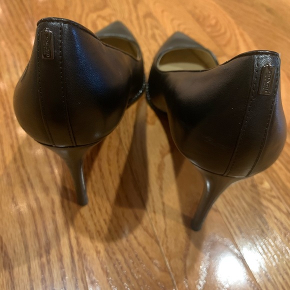 Black Coach women’s pointy heels size 10 B - Picture 3 of 4